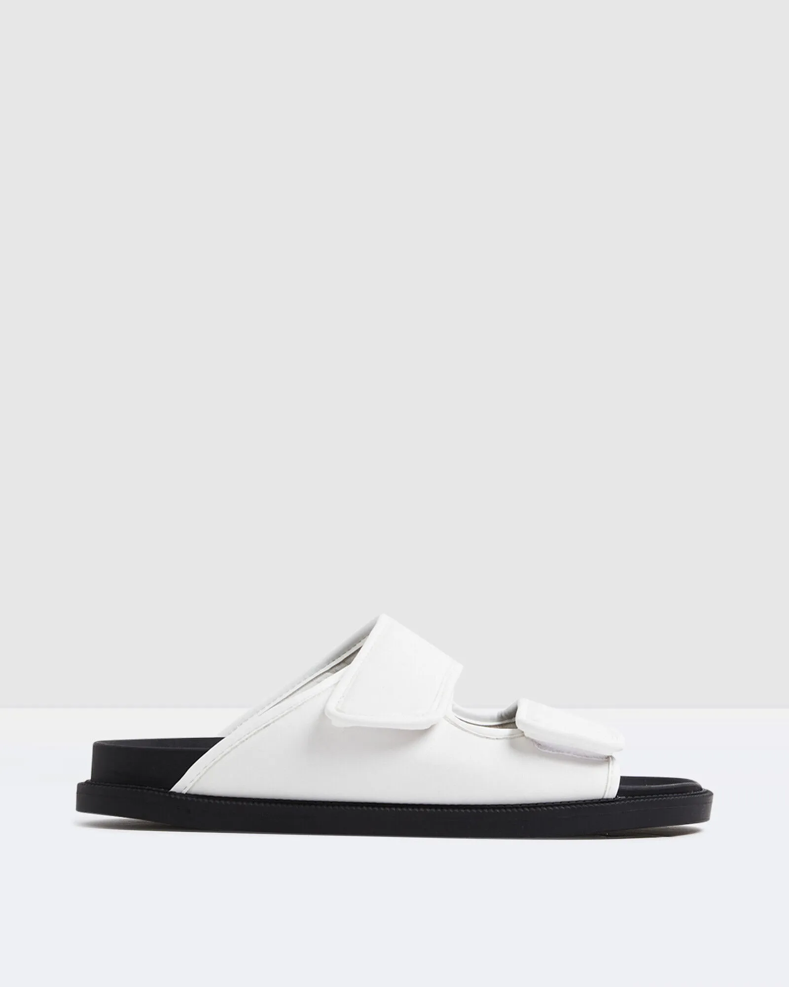 Alice In The Eve Ruby Sandals White