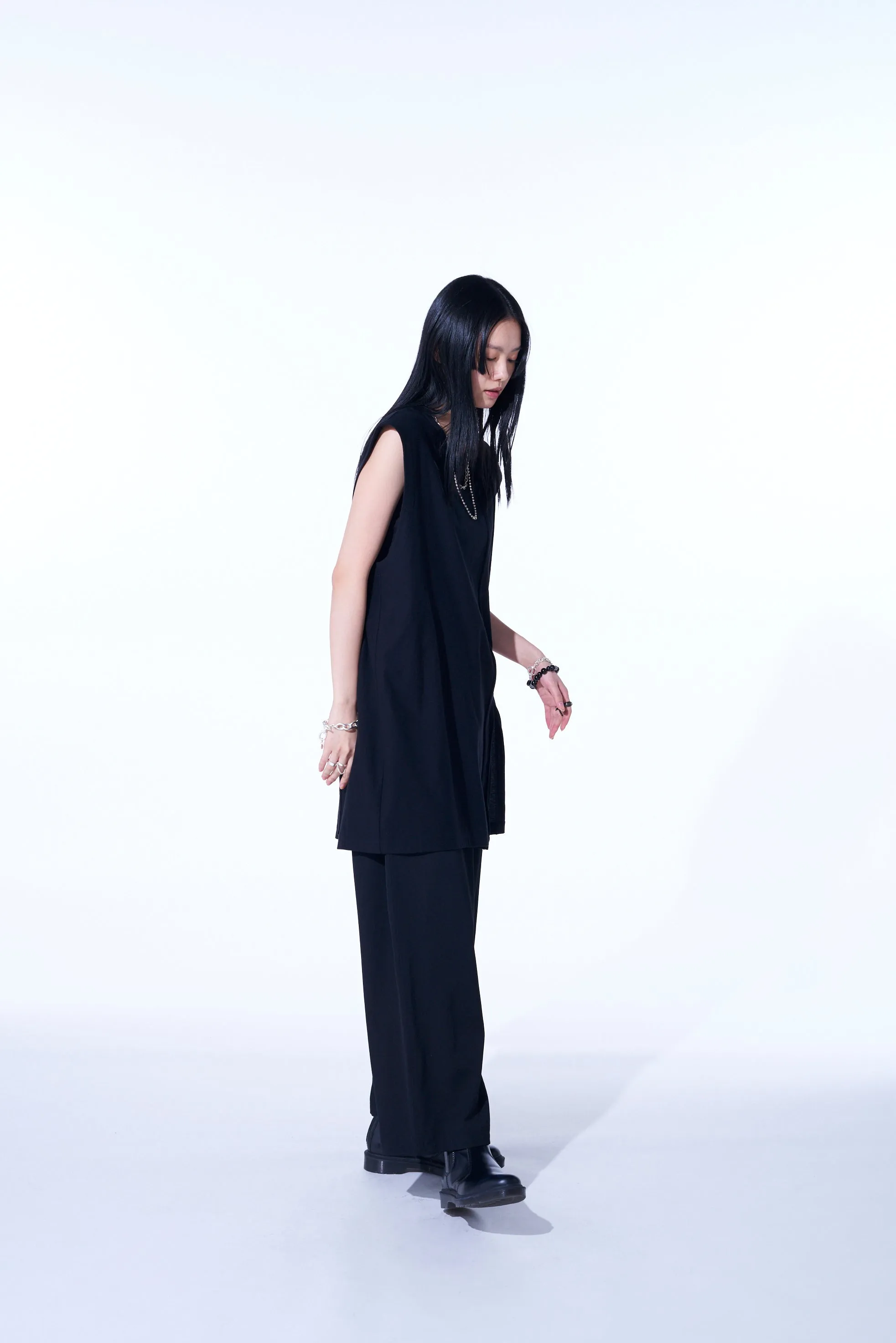 COTTON JERSEY VERTICALLY GRAFTED SLEEVELESS TOP WITH HEM SLIT