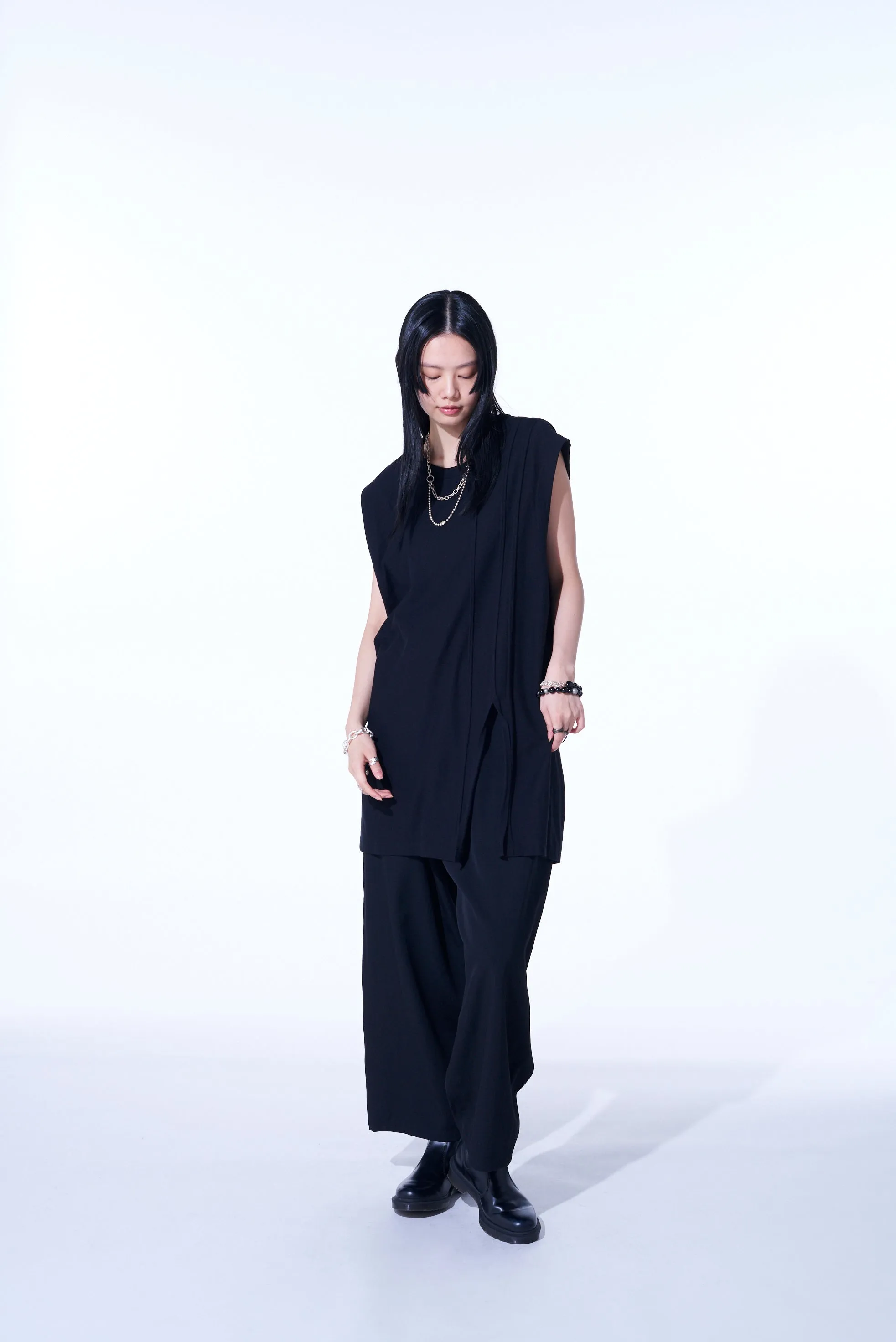 COTTON JERSEY VERTICALLY GRAFTED SLEEVELESS TOP WITH HEM SLIT