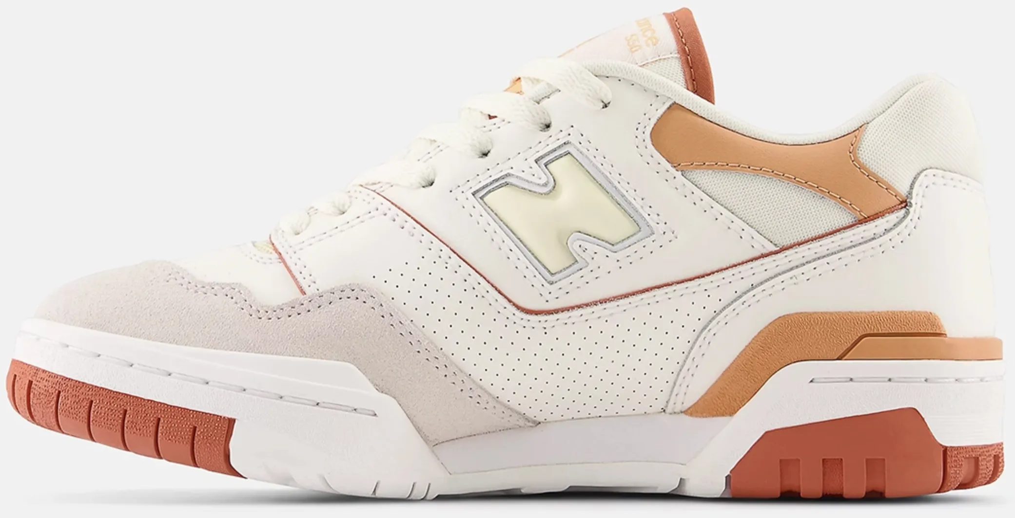 NEW BALANCE 550 IN CAFE AU LAIT (W)