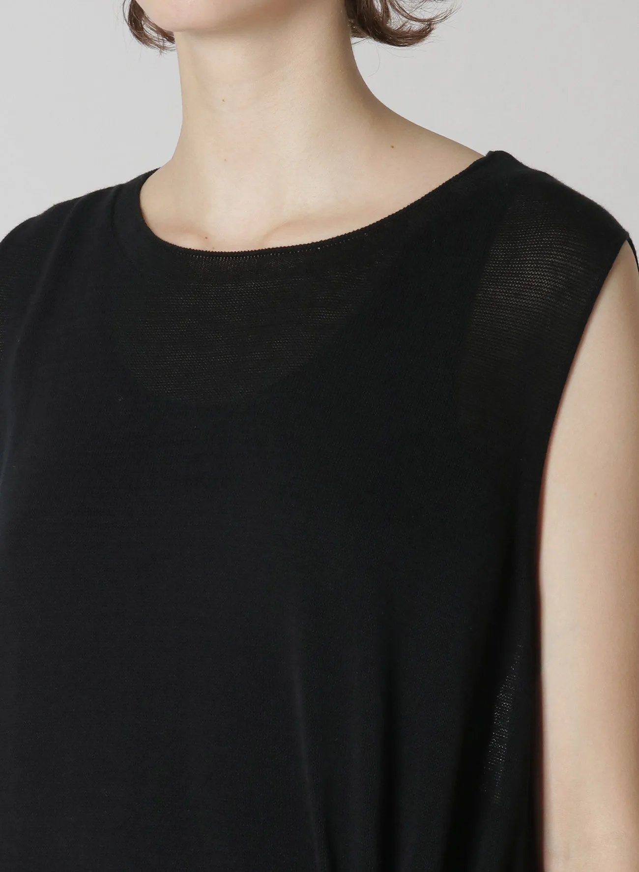 PLAIN STITCH / CHAIN STITCH WHOLEGARMENT SLEEVELESS TOP