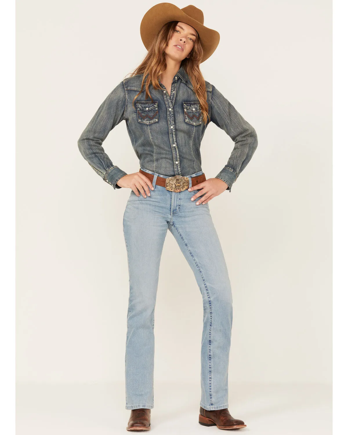 Product Name:  Wrangler Women's Light Wash Mid Rise Willow Diane Ultimate Riding Straight Jeans