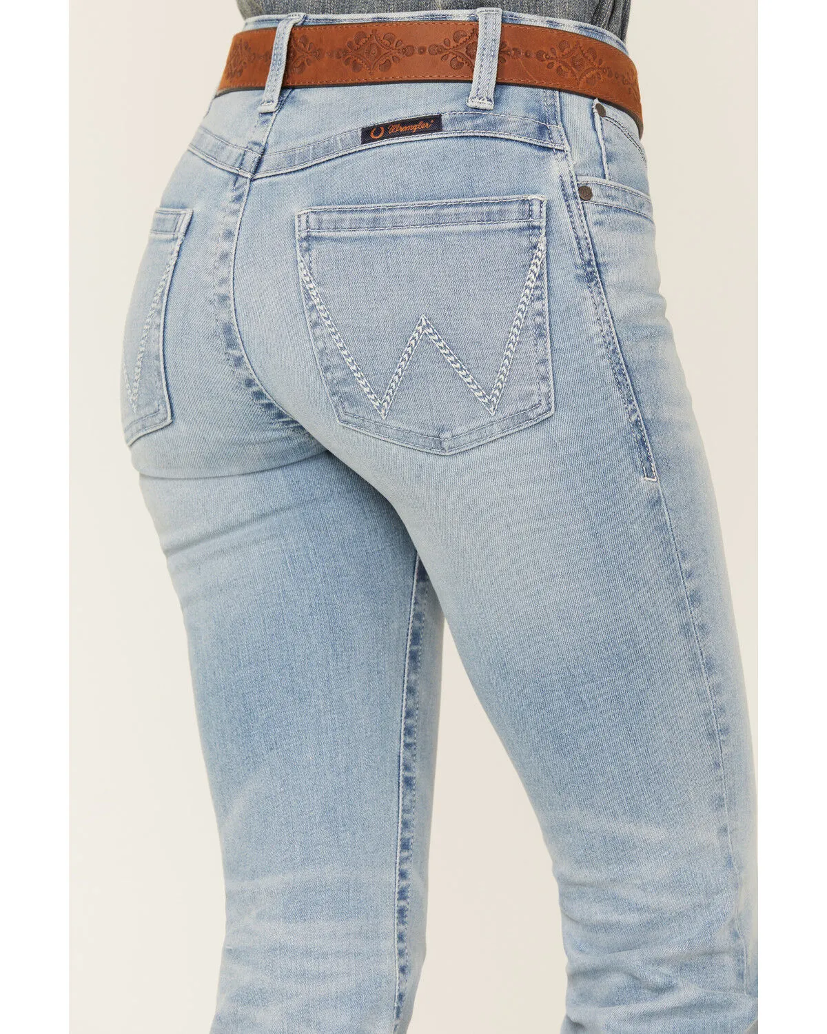 Product Name:  Wrangler Women's Light Wash Mid Rise Willow Diane Ultimate Riding Straight Jeans