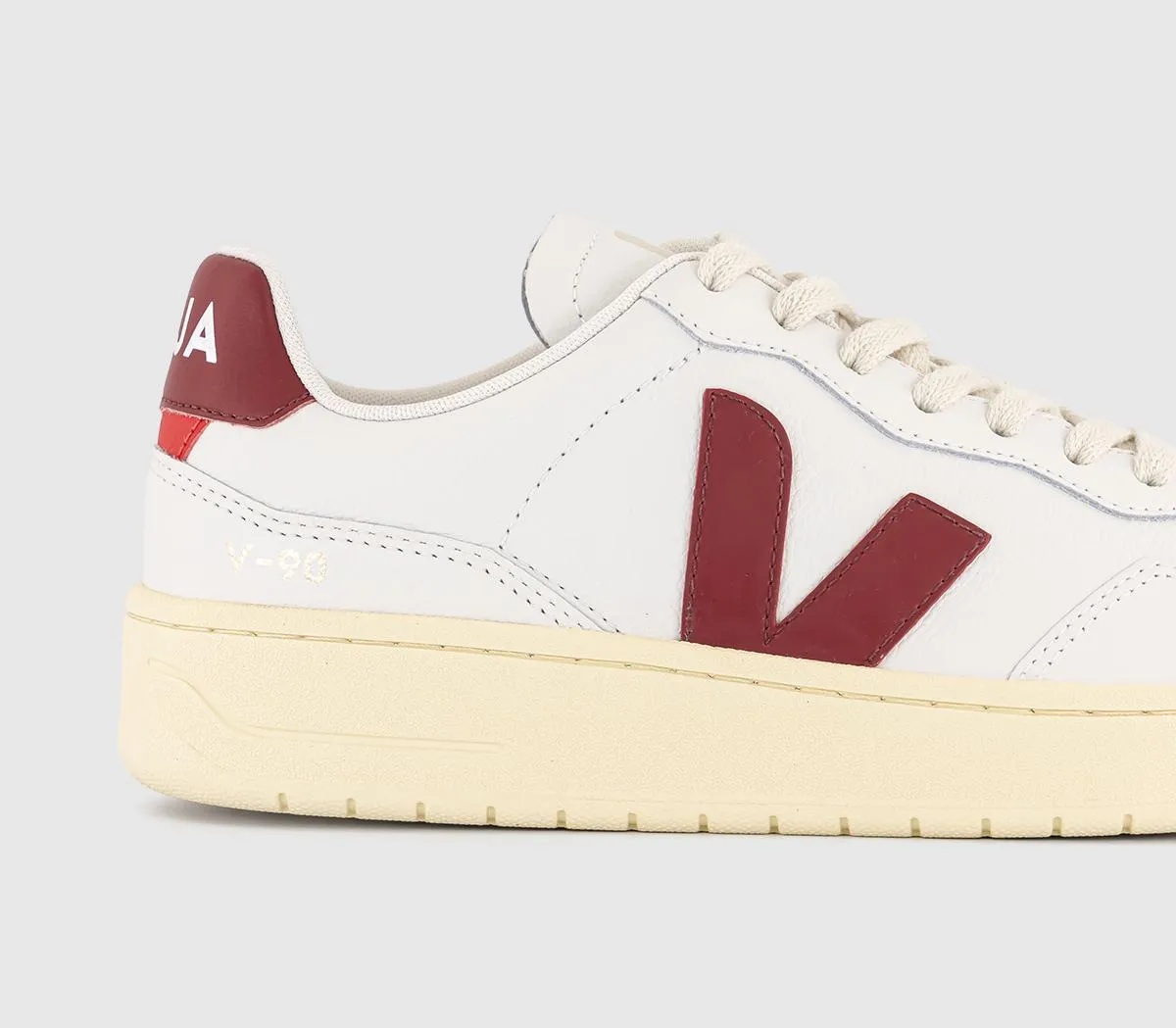 VEJA V-90 Trainers Extra White Marsala F