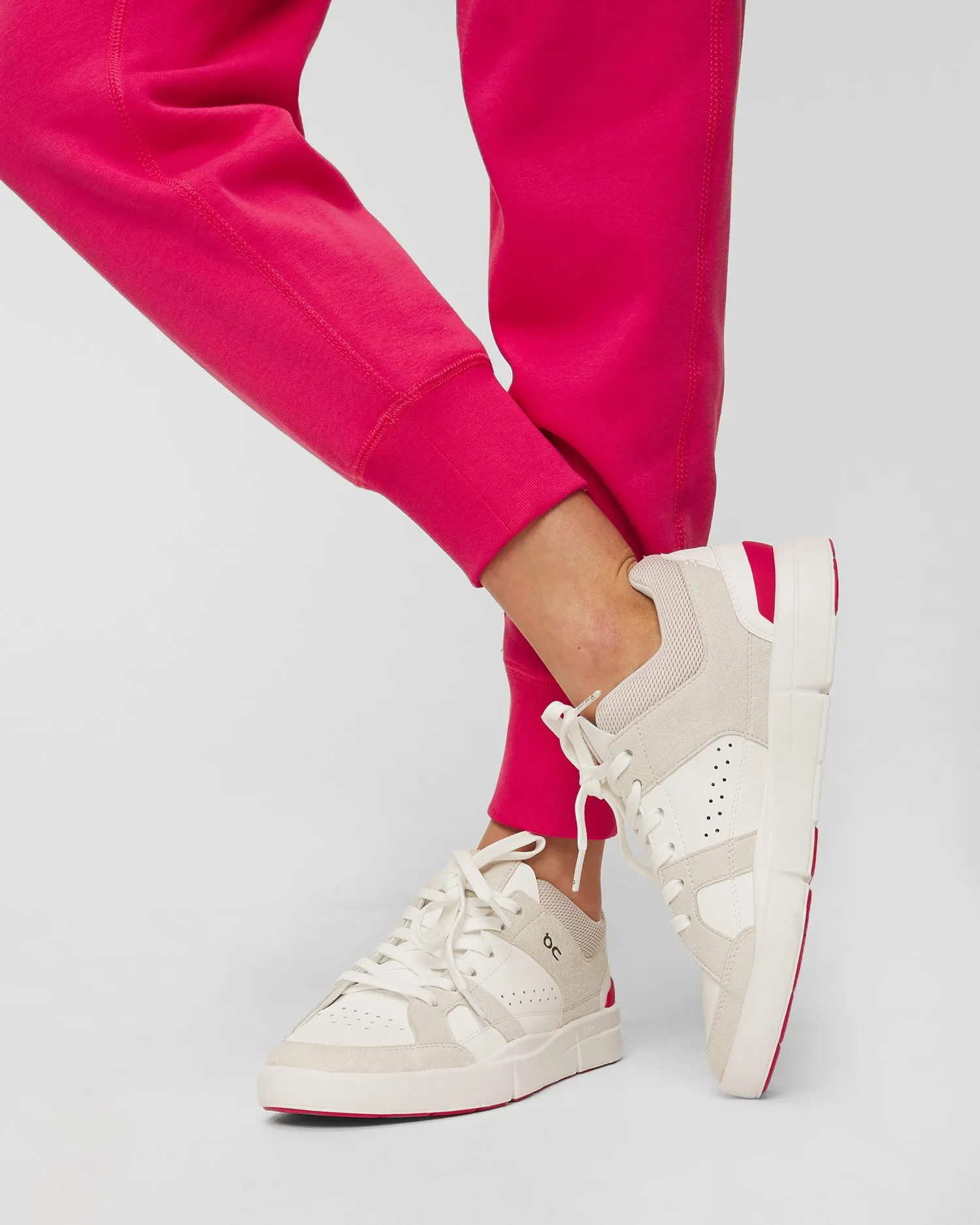 Women’s trainers On Running The Roger Clubhouse 4898331-sand-cerise